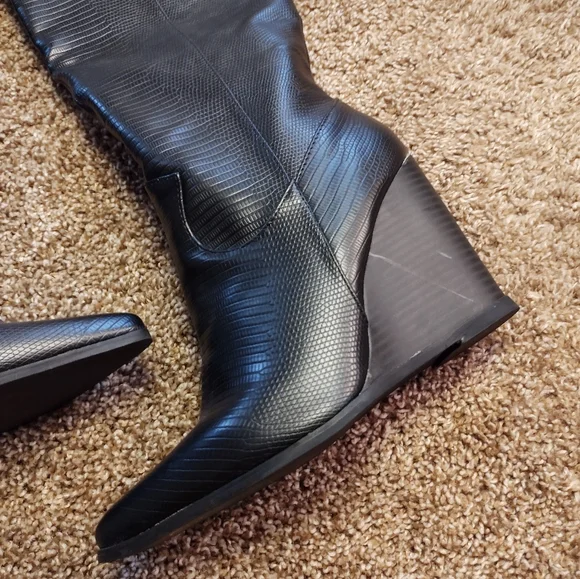 Shoedazzle Ynez black faux leather pointed toe wedge boots - Picture 9 of 16